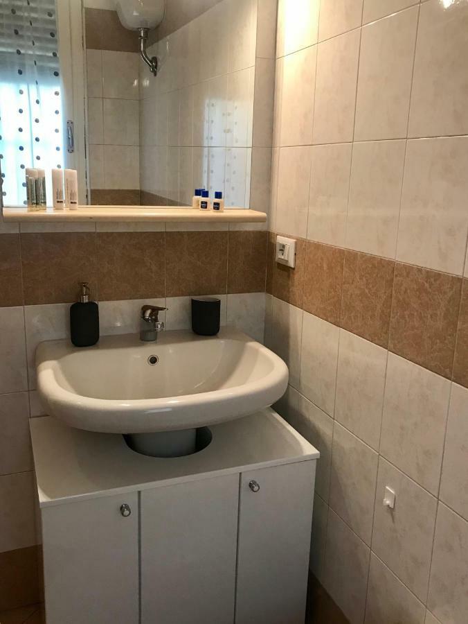 Cute Flat - Best Price - Wi Fi - Ac - Tv Floransa Dış mekan fotoğraf